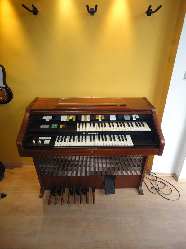 HAMMOND F2000 Leslie