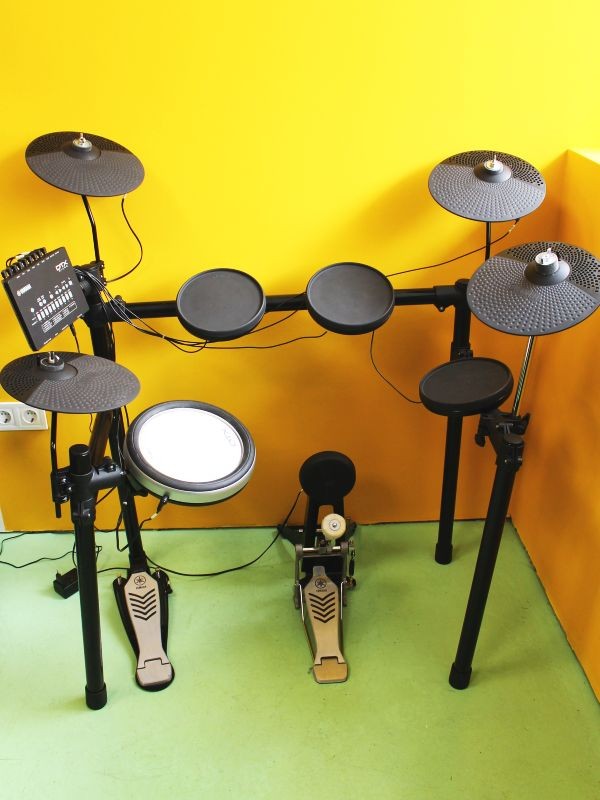 Yamaha DTX482K E-Drum Set  